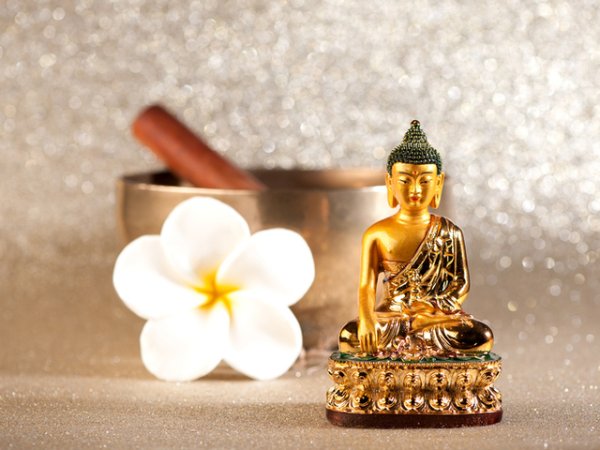 Фигурка на медитиращ Буда
Поставете в дома си такава фигурка. Тя не само насърчава положителната енергия, но разсейва болката в резултат на неразположение, разсейва негативните енергии и благоприятства физическото и духовно здраве. Снимка: istock