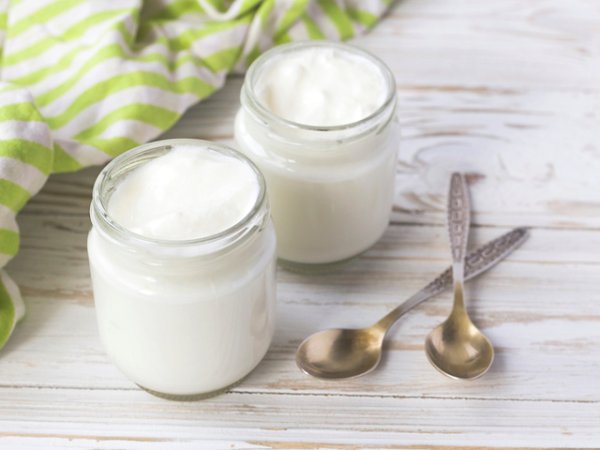 Кисело мляко
Киселото мляко е богато не само на калций като всеки млечен продукт. То съдържа завидни количества и от калия, така важен за организма. Снимка: istock